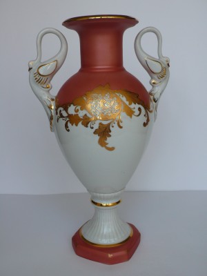 Ваза красная